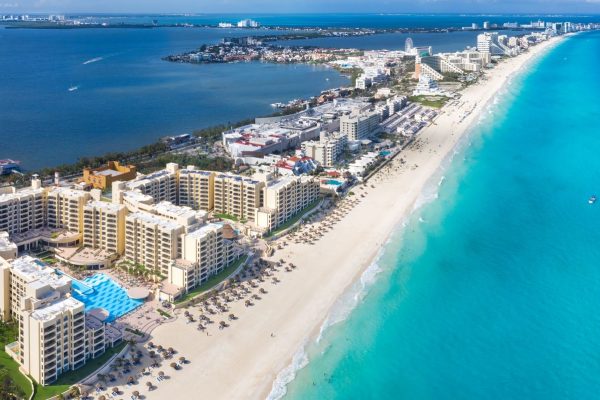 Cancun Vs. Punta Cana: Which Is The Best All Inclusive Vacation spot?